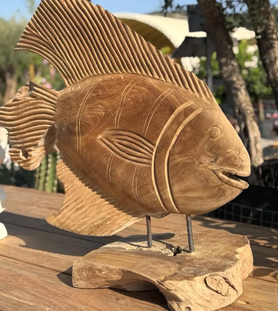 Poisson en bois sculpté, décoration
